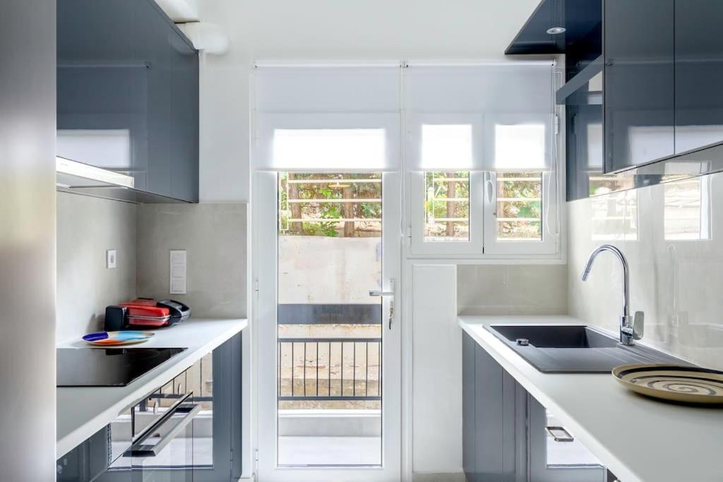 Alimos Sun-Filled Apartment Афины Экстерьер фото