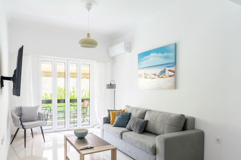 Alimos Sun-Filled Apartment Афины Экстерьер фото