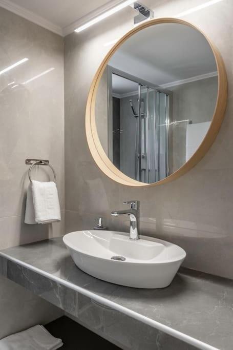 Alimos Sun-Filled Apartment Афины Экстерьер фото
