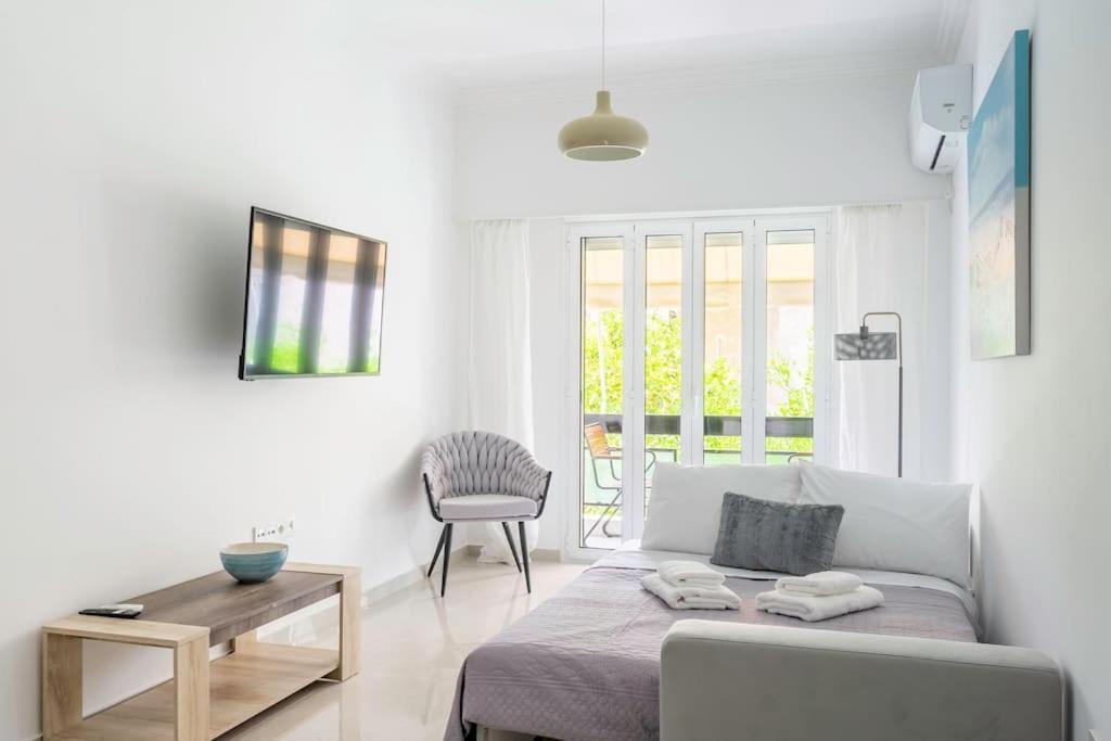 Alimos Sun-Filled Apartment Афины Экстерьер фото