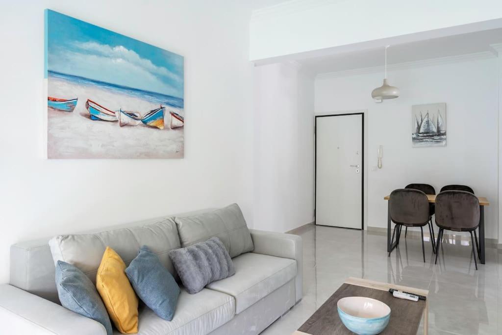 Alimos Sun-Filled Apartment Афины Экстерьер фото